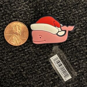 Crocs Jibbitz Vineyard Vines Pink Christmas Whale